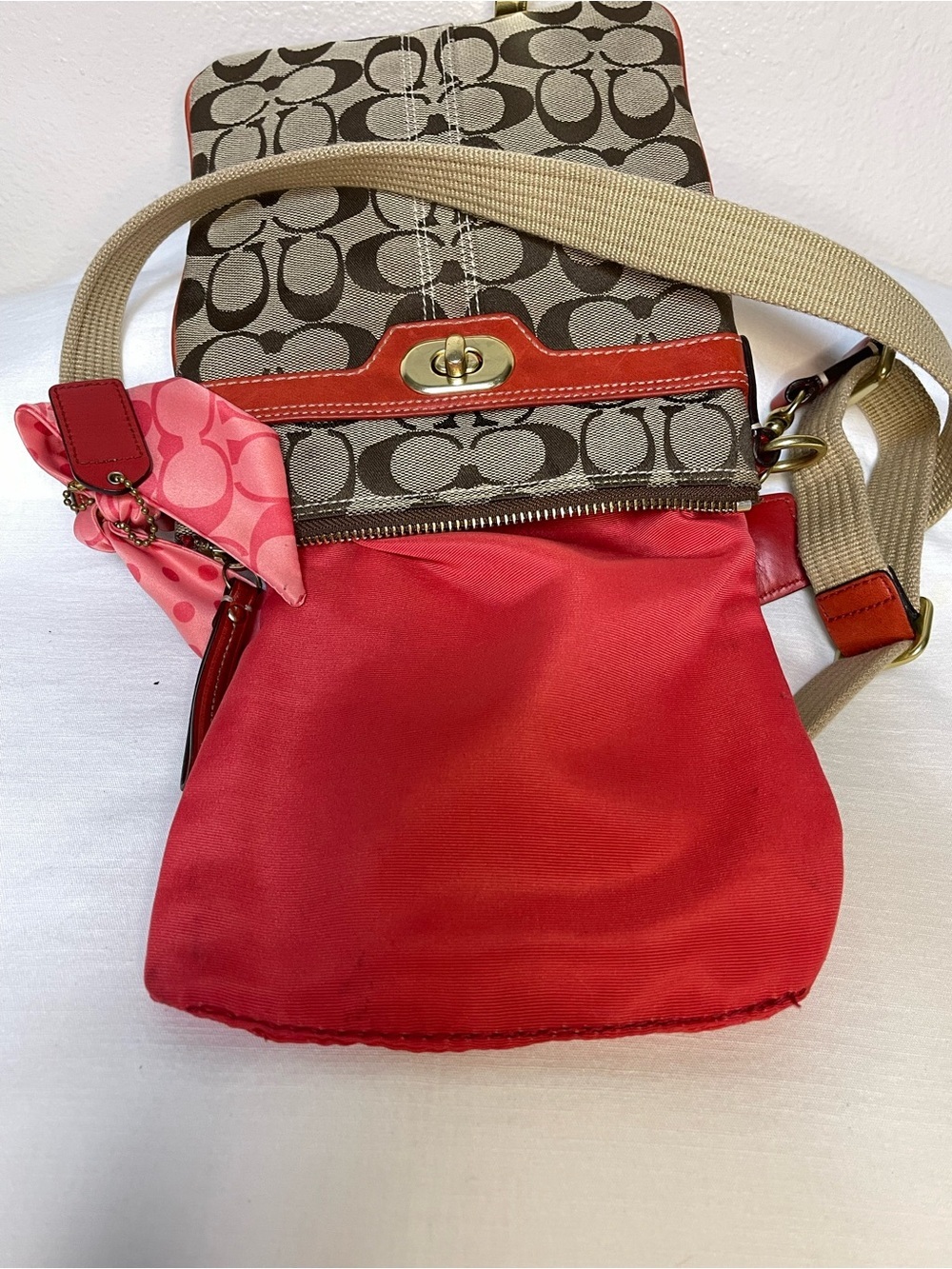 Coach Hamptons Signature Canvas Swingpack Crossbody with Original Twilly & Tag - Picture 15 of 16